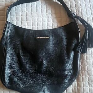 Beautiful Michael Kors Ashbury Leather Slouchy Shoulder Bag Black